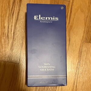ELEMIS Aromapure Skin Nourishing Milk Bath in Deep Blue